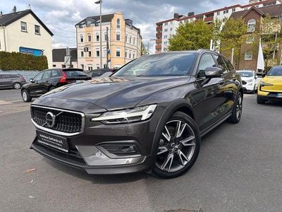 Second-hand Volvo V60 CC Ultimate 197 CP (144 kW) 2024 Gri Break