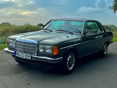 Używany Mercedes 230 136 KM (100 kW) 1980 Zielony Coupe