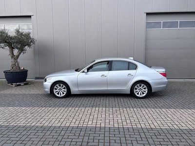 Second-hand BMW 523 177 CP (130 kW) 2006 Argintiu Berlinǎ