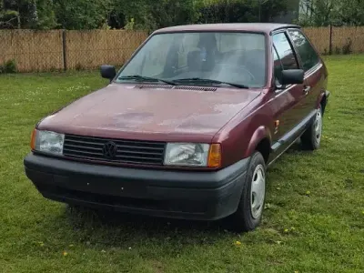 Używany VW Polo 45 KM (33 kW) 1993 Czerwony Coupe