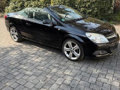 Usata Opel Astra Cabriolet 140 CV (102 kW) 2009 Nero Cabrio