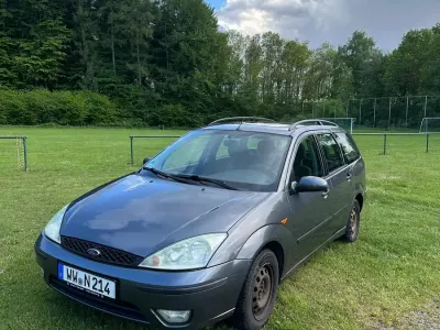Gebraucht Ford Focus 100 PS (73 kW) 2003 Grau Kombi