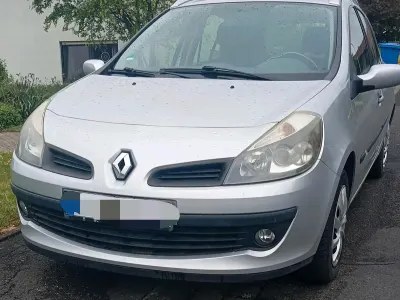 Gebraucht Renault Clio GrandTour Dynamique 100 PS (73 kW) 2009 Silber Kombi