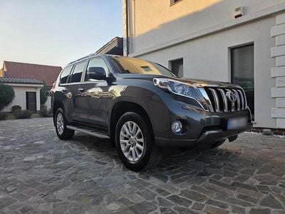 Second-hand Toyota Land Cruiser Executive 190 CP (139 kW) 2014 Gri SUV