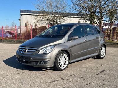 Usata Mercedes B200 136 CV (100 kW) 2006 Grigio Monovolume