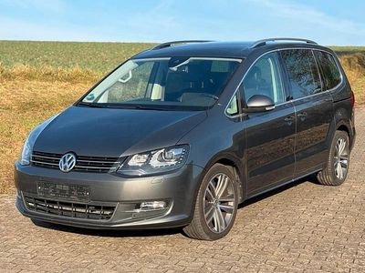 Grau Gebraucht 2013 VW Sharan Highline Van / Kleinbus | 13.850 € (Etwas zu teuer)