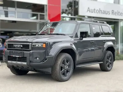 Neu Toyota Land Cruiser Executive 205 PS (150 kW) 2025 Dark grey SUV