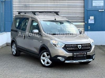 Usata Dacia Dokker Stepway 95 CV (69 kW) 2019 Marrone Monovolume