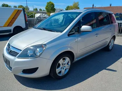 Używany Opel Zafira 140 KM (102 kW) 2010 Srebrny Minivan