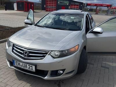 Begagnad Honda Accord Executive 201 HK (147 kW) 2009 Silver Kombi