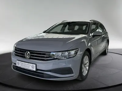 Gebraucht VW Passat Basis 150 PS (110 kW) 2023 Grau Kombi
