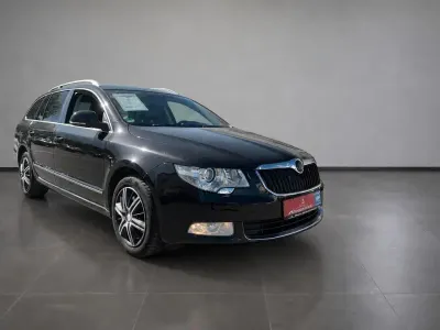 Gebraucht Skoda Superb Elegance 200 PS (147 kW) 2011 Schwarzmagic perleffekt Kombi