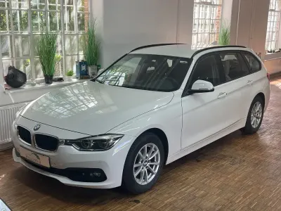 Gebraucht BMW 318 Advantage 150 PS (110 kW) 2019 Weiß Limousine