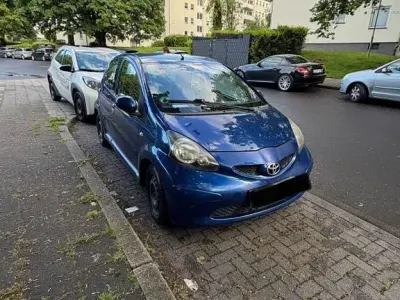 Gebraucht Toyota Aygo 68 PS (50 kW) 2008 Blau Kleinwagen