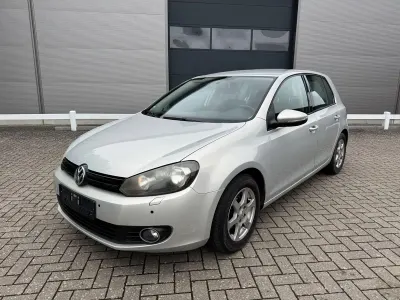 Gebraucht VW Golf VII Trendline 102 PS (75 kW) 2012 Silber Kleinwagen