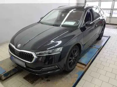 Second-hand Skoda Octavia Style 116 CP (85 kW) 2023 Negru Break