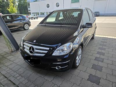 Mercedes B200