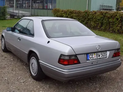 Gebraucht Mercedes 200 136 PS (100 kW) 1995 Silber Coupé