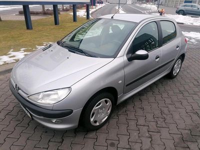 Gebraucht Peugeot 206 75 PS (55 kW) 2001 Silber Kleinwagen