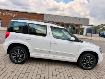 Gebraucht Skoda Yeti Ambition 122 PS (89 kW) 2014 Weiß SUV