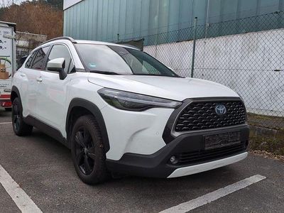 Super (pure) white ii Gebraucht 2023 Toyota Corolla Cross SUV | 30.990 €