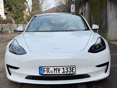 Gebraucht Tesla Model 3 Standard Range 239 kW (325 PS) 2022 Weiß Limousine