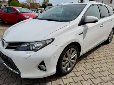 Occasion Toyota Auris Touring Sports Executive 99 ch (72 kW) 2015 Blanc Break
