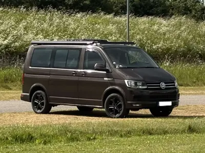 Usata VW Caravelle Comfortline 102 CV (75 kW) 2016 Marrone Furgone