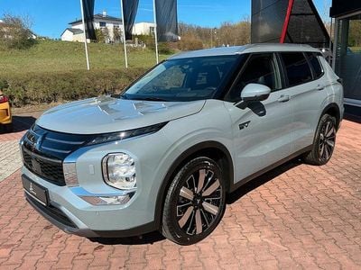 Ny Mitsubishi Outlander P-HEV Intro Edition 306 HK (225 kW) 2026 Grå SUV