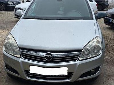 Grau Gebraucht 2007 Opel Astra Kombi | 1.800 € (Fairer Preis)