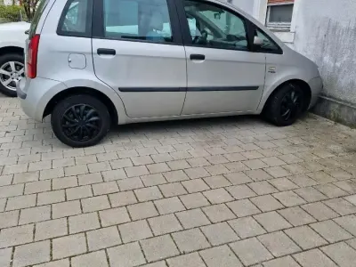 Gebraucht Fiat Idea 70 PS (51 kW) 2004 Silber Van / Kleinbus