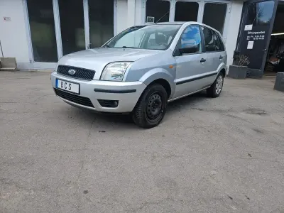 Gebraucht Ford Fusion Trend 80 PS (58 kW) 2003 Silber Kleinwagen