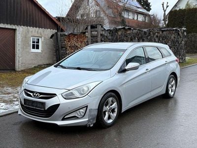 Silber Gebraucht 2011 Hyundai i40 Kombi | 2.490 € (Teuer)