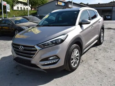 Gebraucht Hyundai Tucson Style 177 PS (130 kW) 2017 White sand metallic (metallic) SUV