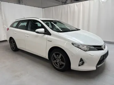 Gebraucht Toyota Auris Touring Sports Executive 99 PS (72 kW) 2013 Weiß Kombi