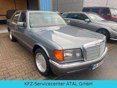 Grau Gebraucht 1990 Mercedes E420 Limousine | 12.900 €