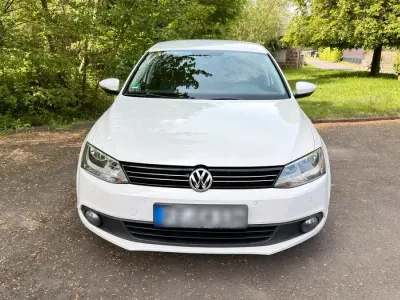 Używany VW Jetta Comfortline 180 KM (132 kW) 2012 Biały Sedan/Limuzyna