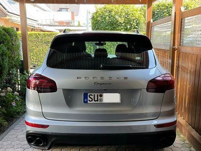 Second-hand Porsche Cayenne 262 CP (192 kW) 2015 Argintiu SUV