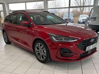 Gebraucht Ford Focus ST-Line X 155 PS (114 kW) 2024 Fantastic red Kombi