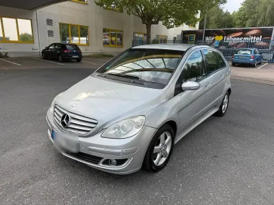 Gebraucht Mercedes B200 140 PS (102 kW) 2006 Silber Van / Kleinbus