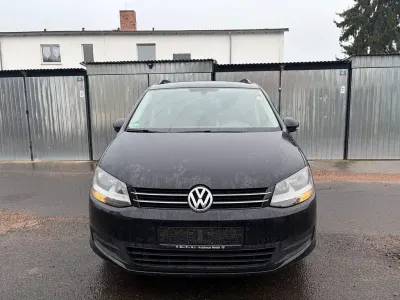 Gebraucht VW Sharan Trendline 140 PS (102 kW) 2013 Schwarz Van / Kleinbus