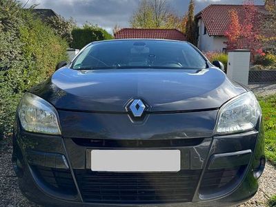 Grau Gebraucht 2010 Renault Mégane III Coupé | 5.799 € (Fairer Preis)