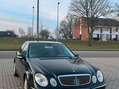 Usata Mercedes E500 AMG 309 CV (227 kW) 2003 Blu Berlina