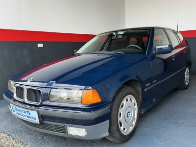 Gebraucht BMW 320 150 PS (110 kW) 1995 Blau Kombi
