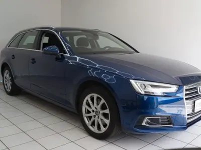 Gebraucht Audi A4 Sport 170 PS (125 kW) 2018 Blau Kombi