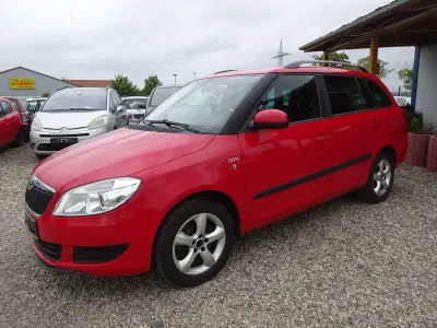 Gebraucht Skoda Fabia Family 105 PS (77 kW) 2011 Rot Kombi