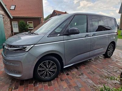 Gebraucht VW Multivan Style 150 PS (110 kW) 2023 Silber Van