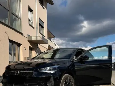 Usata Opel Corsa-e Ultimate 100 kW (136 CV) 2021 Nero Utilitaria