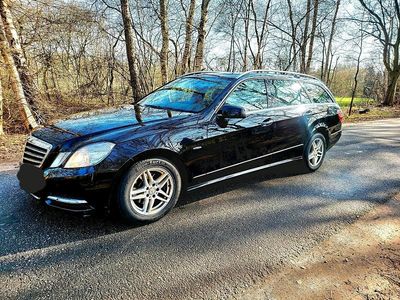 Gebraucht Mercedes E220 170 PS (125 kW) 2011 Schwarz Kombi
