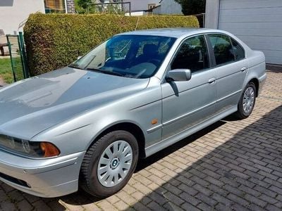 BMW 525